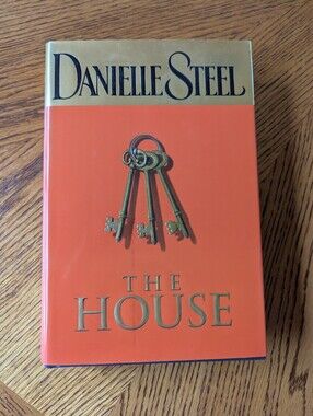Danielle Steel - The House hardcover Book - like New.